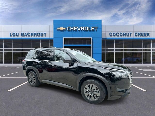 2025 Nissan Pathfinder SV