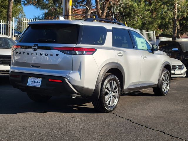 2025 Nissan Pathfinder SV