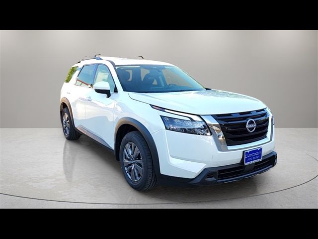 2025 Nissan Pathfinder SV