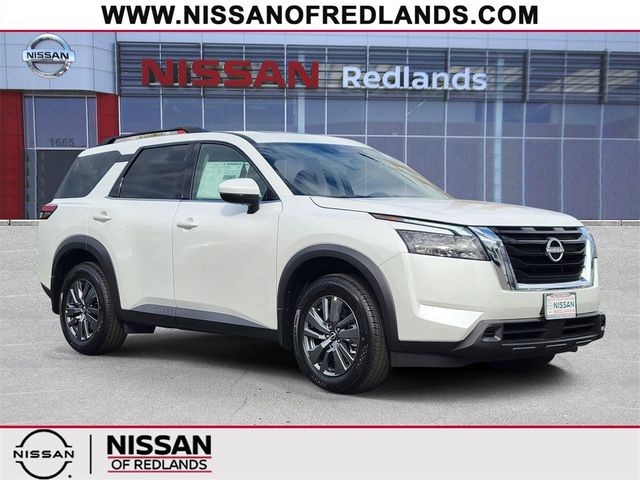 2025 Nissan Pathfinder SV