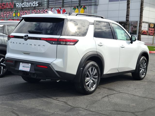 2025 Nissan Pathfinder SV