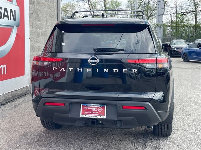 2025 Nissan Pathfinder SV