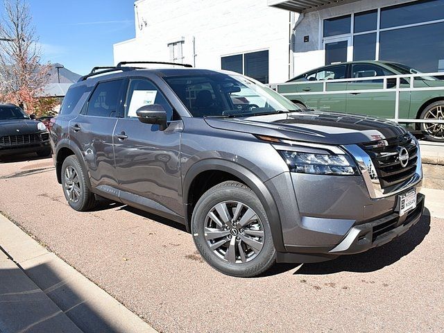 2025 Nissan Pathfinder SV