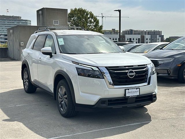 2025 Nissan Pathfinder SV