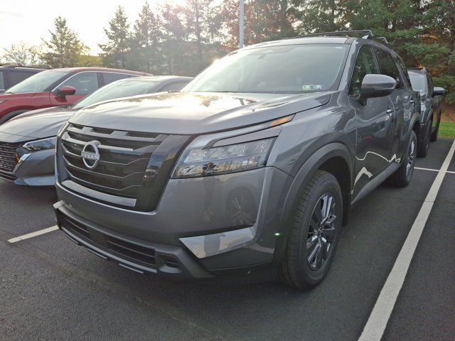 2025 Nissan Pathfinder SV