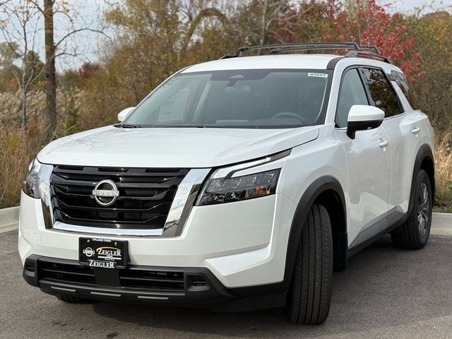 2025 Nissan Pathfinder SV