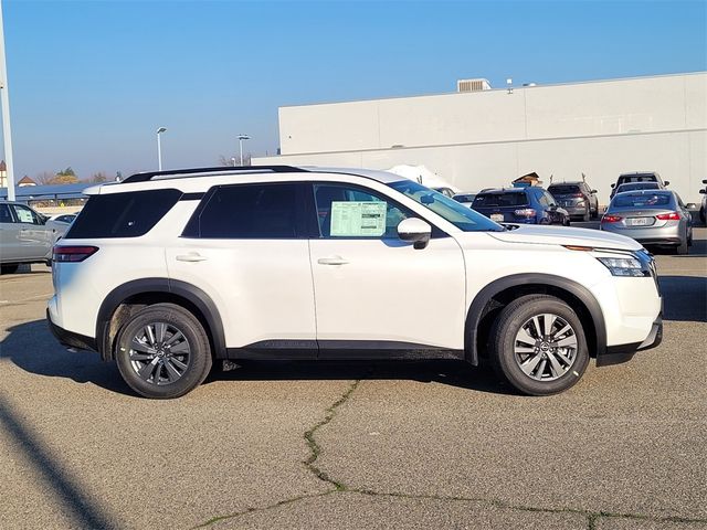 2025 Nissan Pathfinder SV