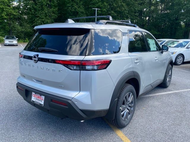 2025 Nissan Pathfinder SV