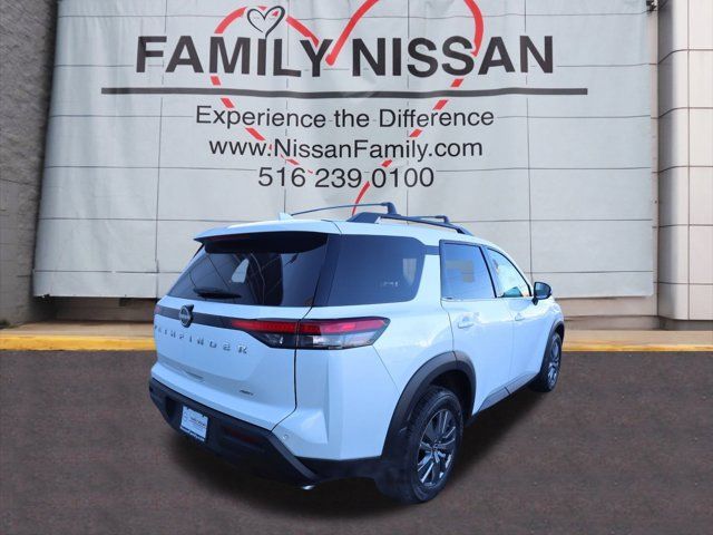 2025 Nissan Pathfinder SV