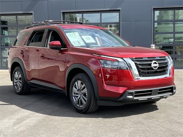 2025 Nissan Pathfinder SV