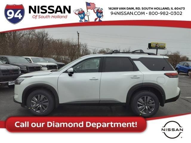 2025 Nissan Pathfinder SV