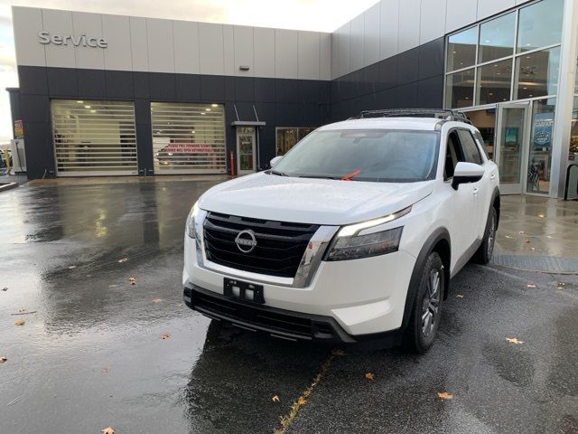 2025 Nissan Pathfinder SV