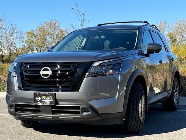 2025 Nissan Pathfinder SV