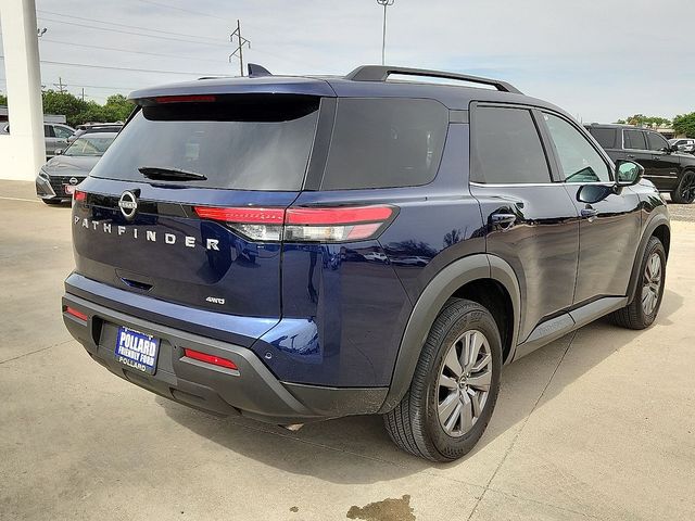 2025 Nissan Pathfinder SV