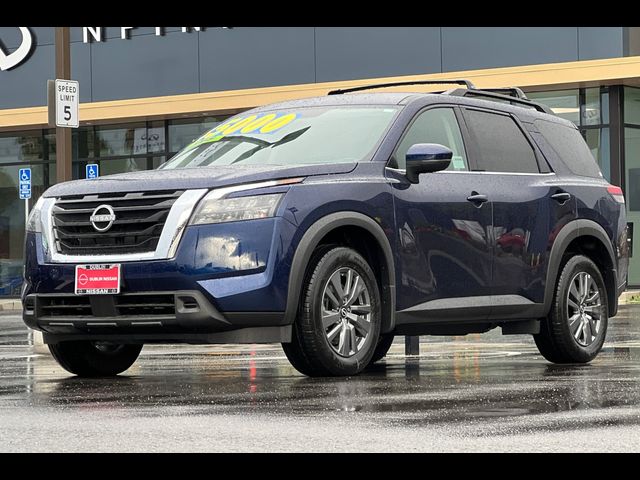 2025 Nissan Pathfinder SV