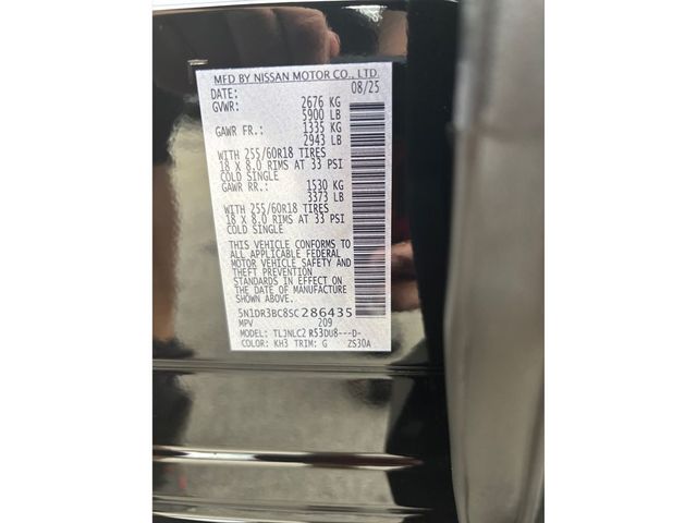 2025 Nissan Pathfinder SV