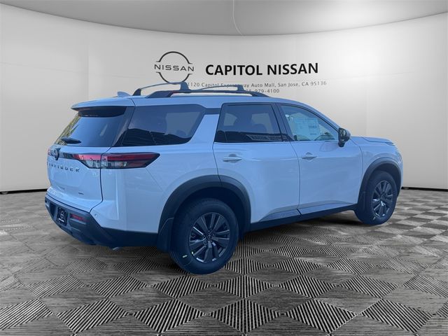 2025 Nissan Pathfinder SV