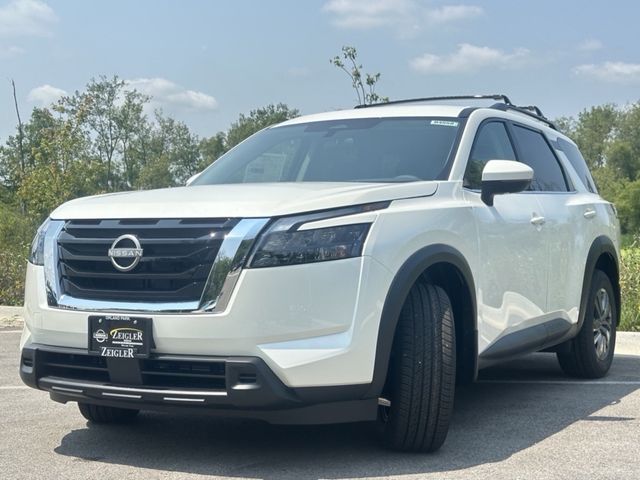 2025 Nissan Pathfinder SV