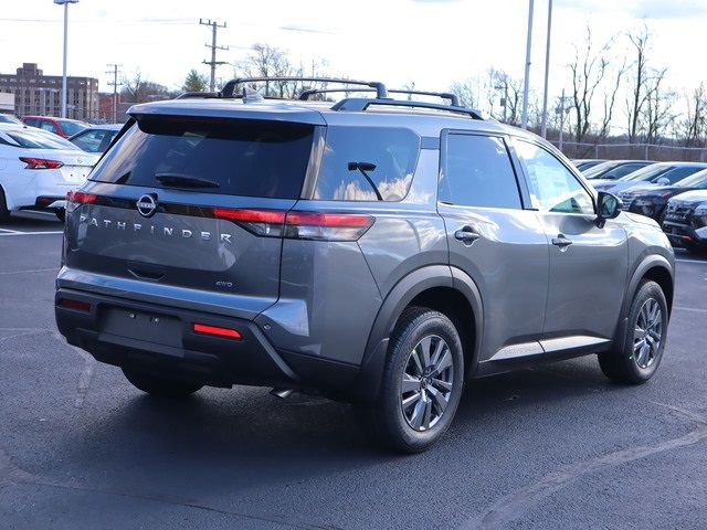 2025 Nissan Pathfinder SV