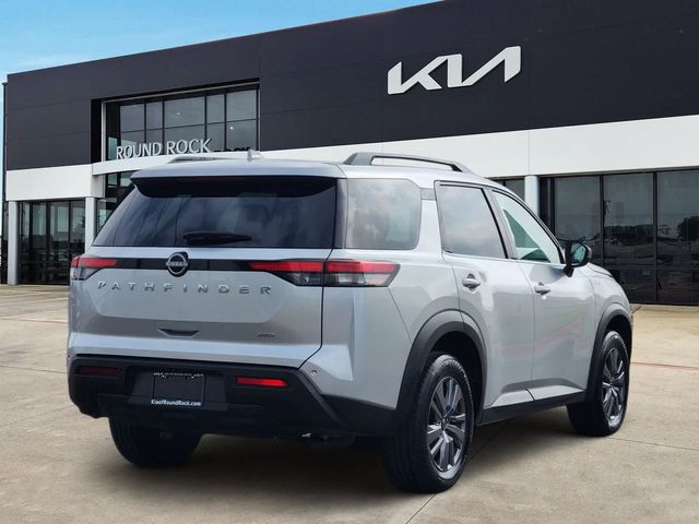 2025 Nissan Pathfinder SV