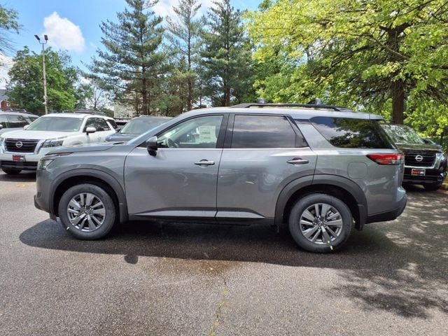 2025 Nissan Pathfinder SV