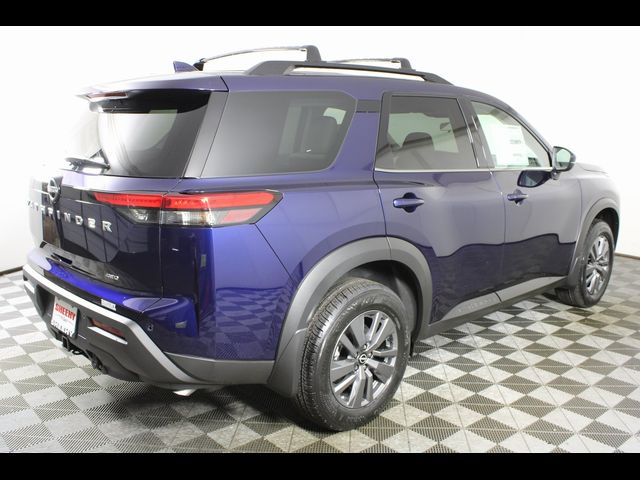 2025 Nissan Pathfinder SV