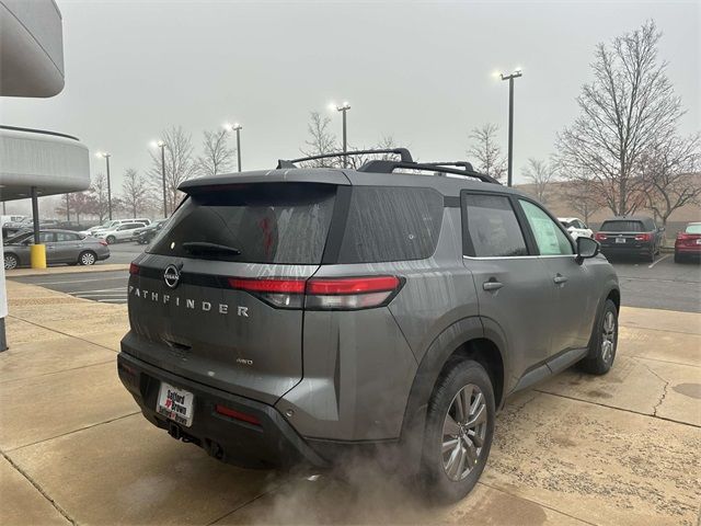 2025 Nissan Pathfinder SV