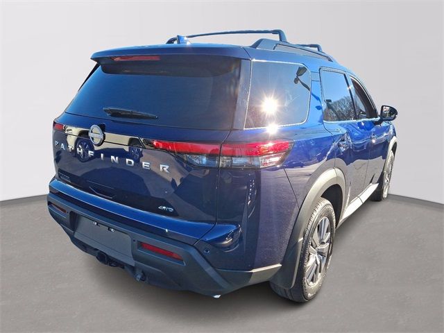 2025 Nissan Pathfinder SV