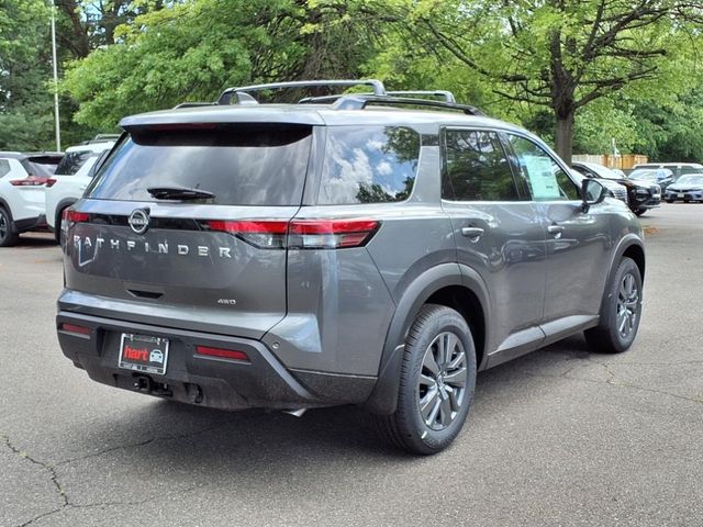 2025 Nissan Pathfinder SV