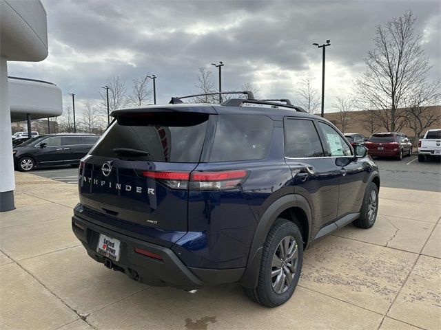 2025 Nissan Pathfinder SV