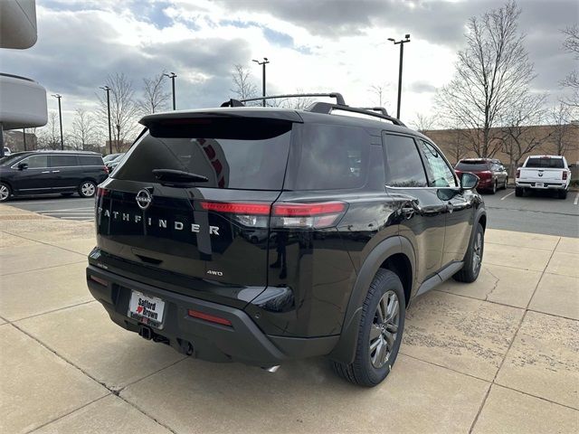 2025 Nissan Pathfinder SV