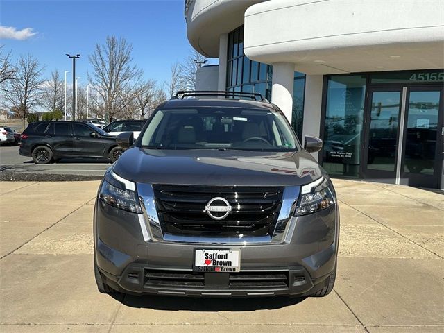 2025 Nissan Pathfinder SV