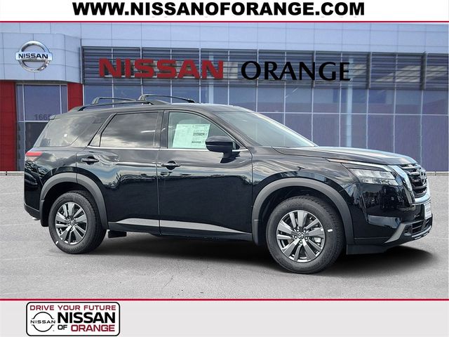 2025 Nissan Pathfinder SV