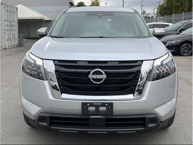 2025 Nissan Pathfinder SV
