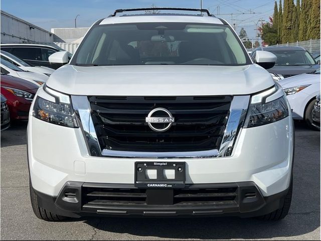 2025 Nissan Pathfinder SV