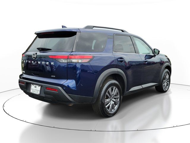 2025 Nissan Pathfinder SV