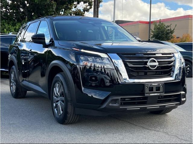 2025 Nissan Pathfinder S