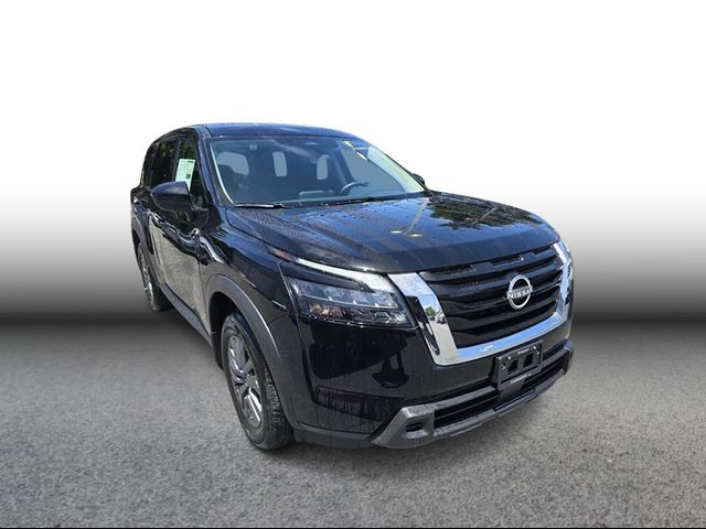 2025 Nissan Pathfinder S