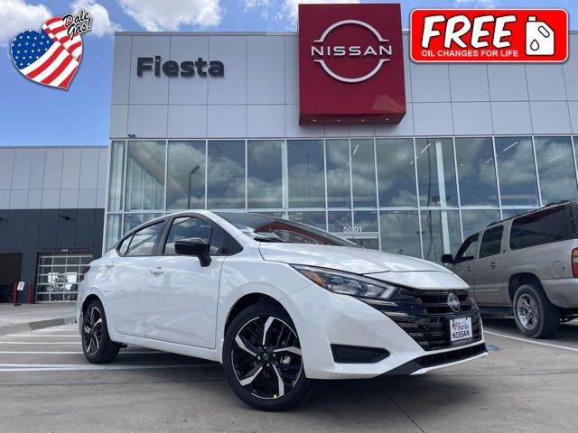 2025 Nissan Versa SR