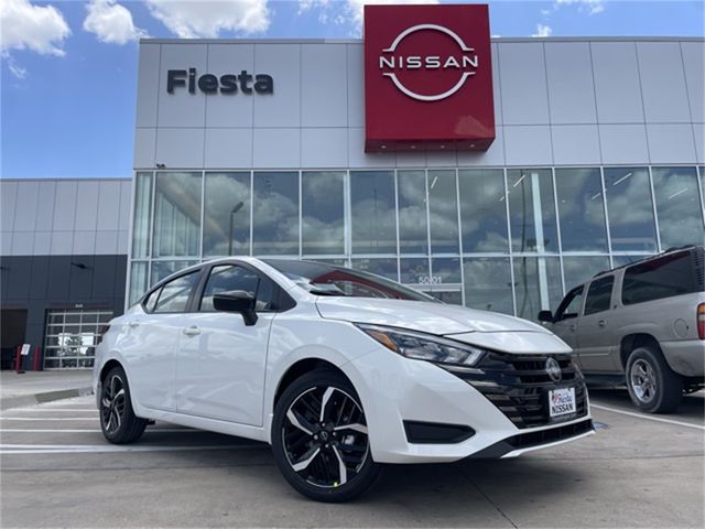 2025 Nissan Versa SR