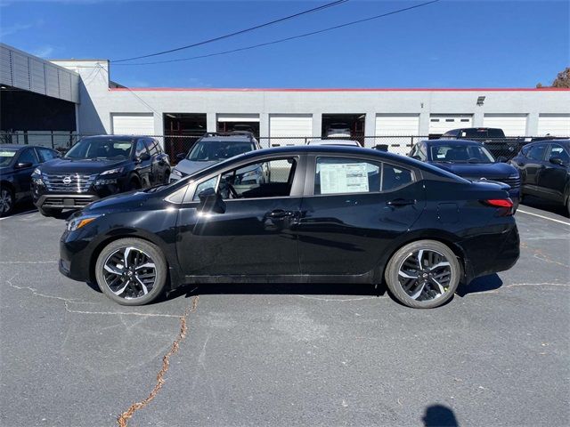 2025 Nissan Versa SR