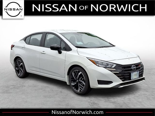 2025 Nissan Versa SR