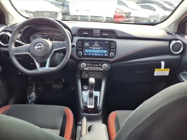 2025 Nissan Versa SR