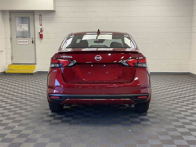 2025 Nissan Versa SR