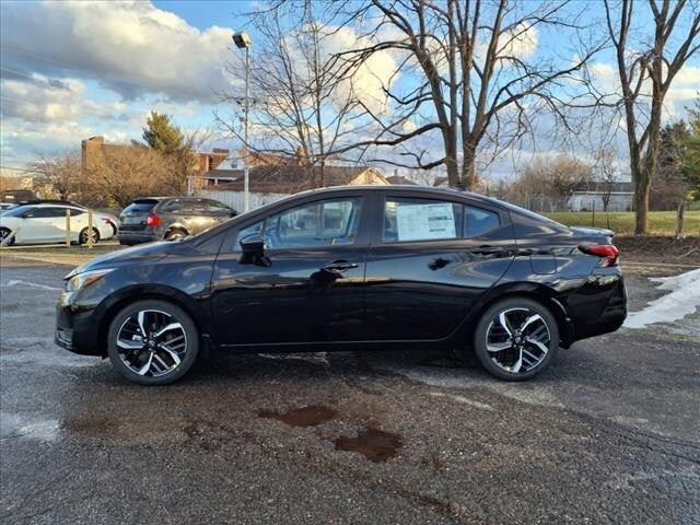 2025 Nissan Versa SR