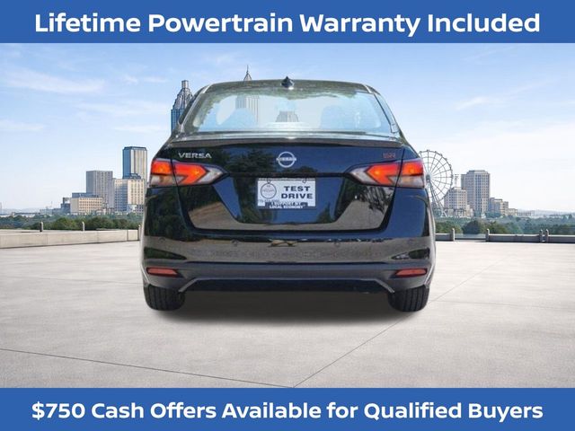 2025 Nissan Versa SR