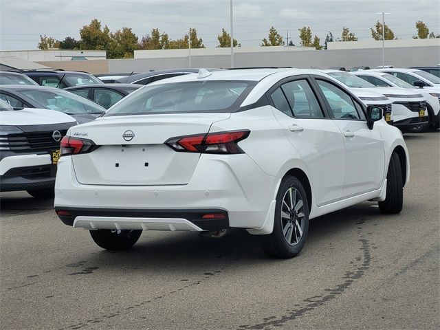 2025 Nissan Versa SR