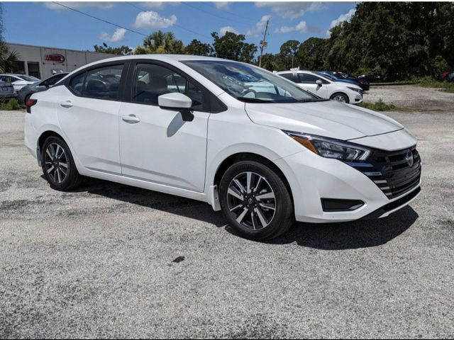 2025 Nissan Versa SR