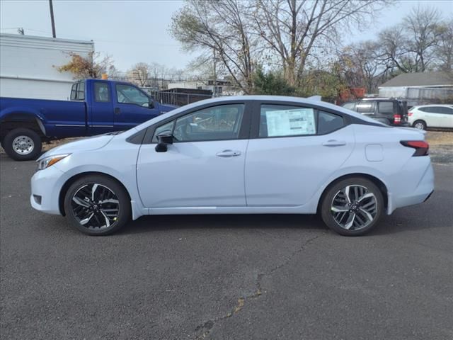 2025 Nissan Versa SR