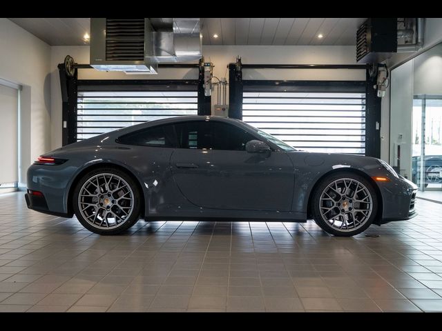 2025 Porsche 911 Carrera